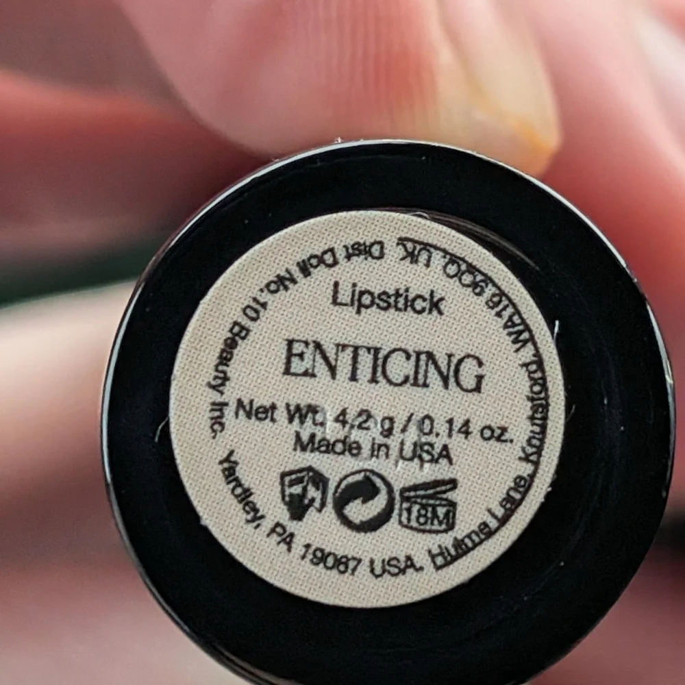 Doll 10 Enticing Lipstick (New)